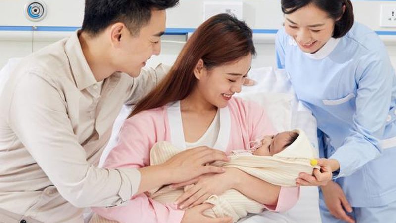 在选择游泳馆消毒方案时，家长可以从以下几个方面进行考量：